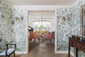 The Windsor Court Presidential Suite