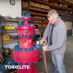 Safe & Efficient SU-XL Hydraulic Wrench Operation