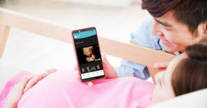 Sona, the innovative digital platform modernizing the way ultrasound images are shared, has officially launched to the public An expectant mother smiles while viewing a 3D ultrasound image on her smartphone, sharing the moment with a loved one.