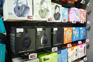 ESLs for 3C stores