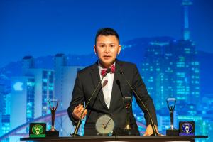 Mr. Tran Thanh Phuong, CEO of ExtendMax, delivers his acceptance speech at the Asia-Pacific Stevie Awards ceremony, marking a historic moment as ExtendMax becomes the first Vietnamese company to win the People’s Choice Award.