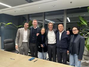 (from left to right): Gino Thomas Soeriowardojo (Barentz Head of M&A), Marc Duchene (Barentz CEO Asia Pacific), Mrs. May, Derk Jan Terhorst (Barentz Groups CEO), Mr. Ma and Yeffita