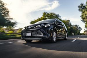 LAX Airport Transfer - Friend & Families MPV Minivan