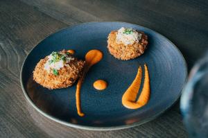 Table 1912 Food