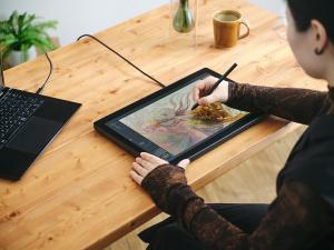 Wacom-Cintiq16_In-use