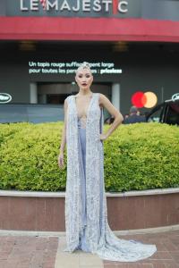 Aliia Roza wearing Tess Mann Atelier receives Top 100 Influential Coaches award at the I Success Awards ceremony. Photo used with permission ©AliiaRoza.