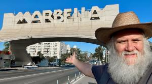 Julian Raven Artist in Marbella