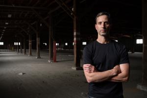 Veteran singer/ songwriter, musician, and producer Matthew Hartley unveils his deeply moving music video for "Heaven’s Calling," a soul-stirring single that weaves together rock, country, and Christian influences into a powerful narrative of faith and resilience Matthew Hartley, American singer/ songwriter, musician, producer