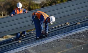Roofing contractor in Calabasas performing roof repair and installation for homeowners and businesses looking for roofers near you.