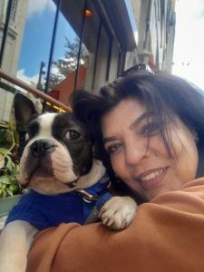 A tour guest with Milou