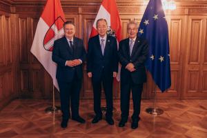 Co-chairs Ban Ki-moon and Dr. Heinz Fischer were welcomed by the Mayor of Vienna, Dr. Michael Ludwig, at the Vienna City Hall. Copyright: BKMC/ Martin Krachler