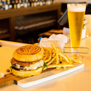 Hamburguer and Beer Adega