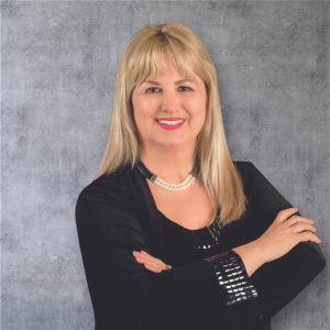 Debra new Photo
