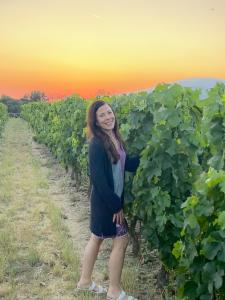 Jamie Knee, Petite Wine Traveler Explores