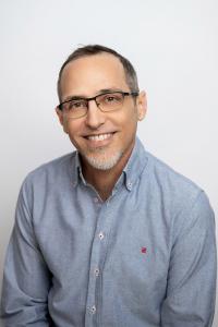 AVANTI announced the appointment of Sergio Yanes as its new Art Director, overseeing the agency's design vision, execution, and team leadership across all brand touchpoints A portrait of Sergio Yanes as Art Director at AVANTI
