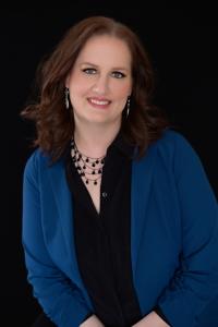 Author Nadine Theiss