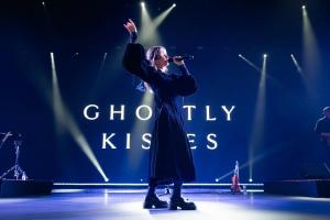 Ghostly Kisses
