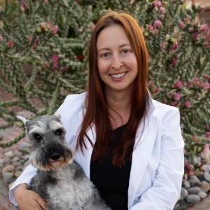 Dr. Kelli Bays, at her practice of in home pet euthanasia in Albuquerque and surrounding areas.