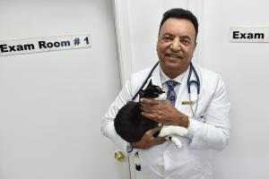 Dr. Hakam Singh Bhullar author of  Underdog: A Veterinarian’s Fight Against Racism and Injustice