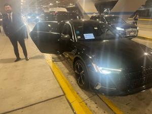 Book a sedan to and from O'Hare airport