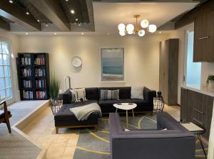 Counseling-and-Therapy-Room-At-Riviera-Therapy-Santa-Barbara