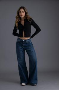 Colombian fashion brand Lola Jeans has officially launched in the United States, introducing its signature blend of timeless style, modern design, and expert craftsmanship to a new audience of denim enthusiasts