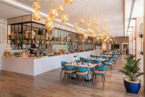 Hyatt Regency Harare, The Meikles