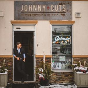 23611186 johnny cuts barbershop
