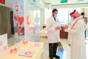 King Faisal Specialist Hospital & Research Centre (KFSHRC) has witnessed a growing turnout of blood donors since the launch of the national campaign initiated by His Royal Highness Prince Mohammed bin Salman bin Abdulaziz Al Saud, Crown Prince and Prime Minister – may Allah protect him – reflecting the direct impact of this generous initiative and its role in fostering a culture of voluntary blood donation among members of society