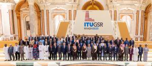 Group photo of members of the participating delegations