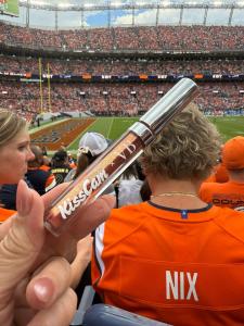 KissCam + Virtue Beauty Lip Gloss