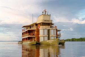 Delfin Amazon Cruises