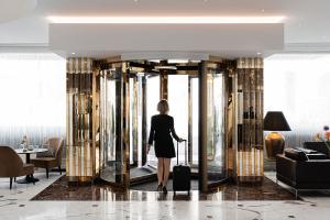 Warwick Geneva Pilots Green Globe for Hospitality Portfolio 11 Warwick Geneva Entrance