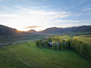 Moonshot Ranch | 910 White Star Drive, Aspen, Colorado