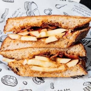 Zingerman's Apple-solutely Koeze Sandwich