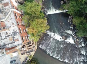 The Brandywine River Restoration Trust (BRRT) has begun removing a portion of the DuPont Experimental Station Dam, also known as Dam 6, marking a major step forward in a multi-year effort to restore fish passage within the Brandywine River