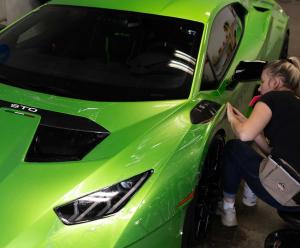 lamborghini wrapped in Apterix Pro clear PPF