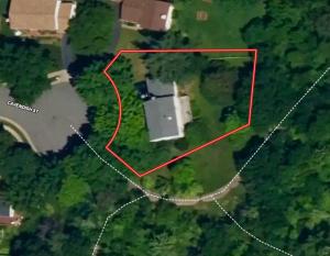 4 BR/2.5 BA home on .26 +/- acre cul-de-sac lot in the Hunters Creek subdivision of Fairfax County, VA. This home measures 1,810 +/- gross sf. and features an eat-in kitchen (all appliances convey); dining room; living room; den w/fireplace (wood stove conveys)