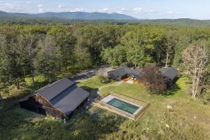 The Ranch at Mt. Laurel, Kerhonkson, NY — A Modern Hudson Valley Retreat with Timeless Charm