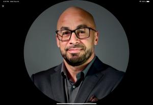 Purple Crayon Brand Names Larry Anderson EVP and Advisory Board Co-Chair Signaling Aggressive Push into Healthcare and Med-Tech This article will tell you about the appointment of Larry Anderson as Co-Chair of Purple Crayon Brand’s Advisory Board