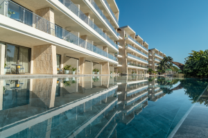 Palmaia Swim-Up Suites