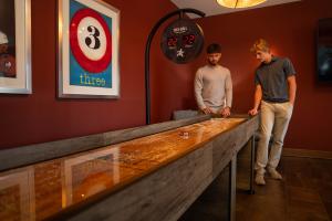 Shuffleboard_X_Action