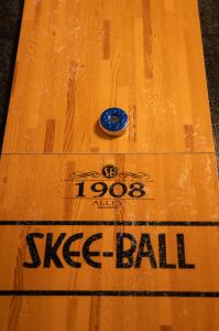 Shuffleboard_closeup