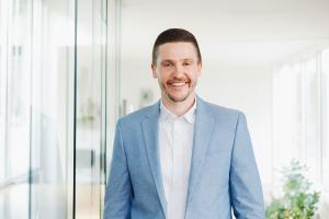 Headshot of Johannes Burk, pressrelations' new Head of Global Business Development