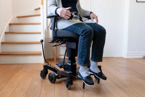 VELA mobility chair with Power Wheels, 360° maneuverability, and electric height adjustment