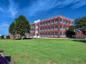 23960164 lusb moore hall