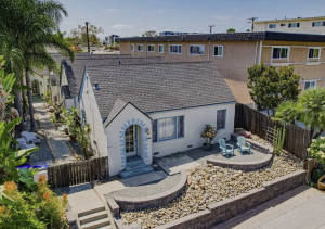 Angelo La Bruna, Senior Vice President of Apartment Realty Group (ARG) and James Carter, Senior Managing Partner / Broker represented both the seller and buyer in the sale of a 4-unit value-add apartment community in the heart of the North Park 4142 Louisiana St