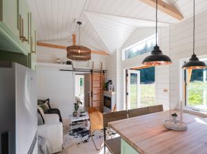 Tru Form Tiny, a trusted tiny home builder pioneering excellence since 2015, has unveiled the latest custom Cascade Max park model tiny home, complete with pet-friendly features Cascade Max Riester 1