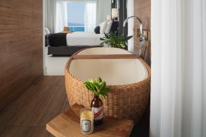 S Hotel Montego Bay Suite