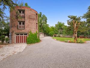 Historic Old Cherry Hills Home with Silo Hits the Market in Denver 17 1515ETufts3